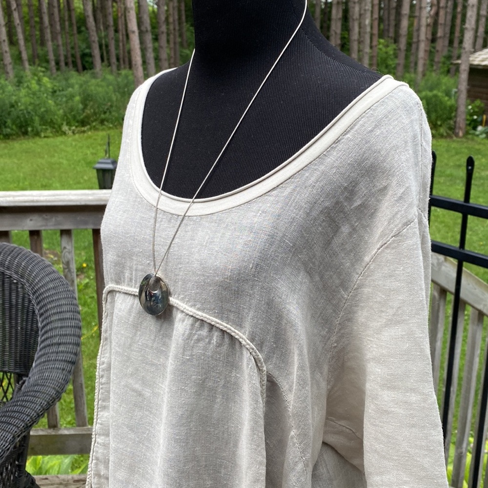 Linen top, Loose fitting and flowy